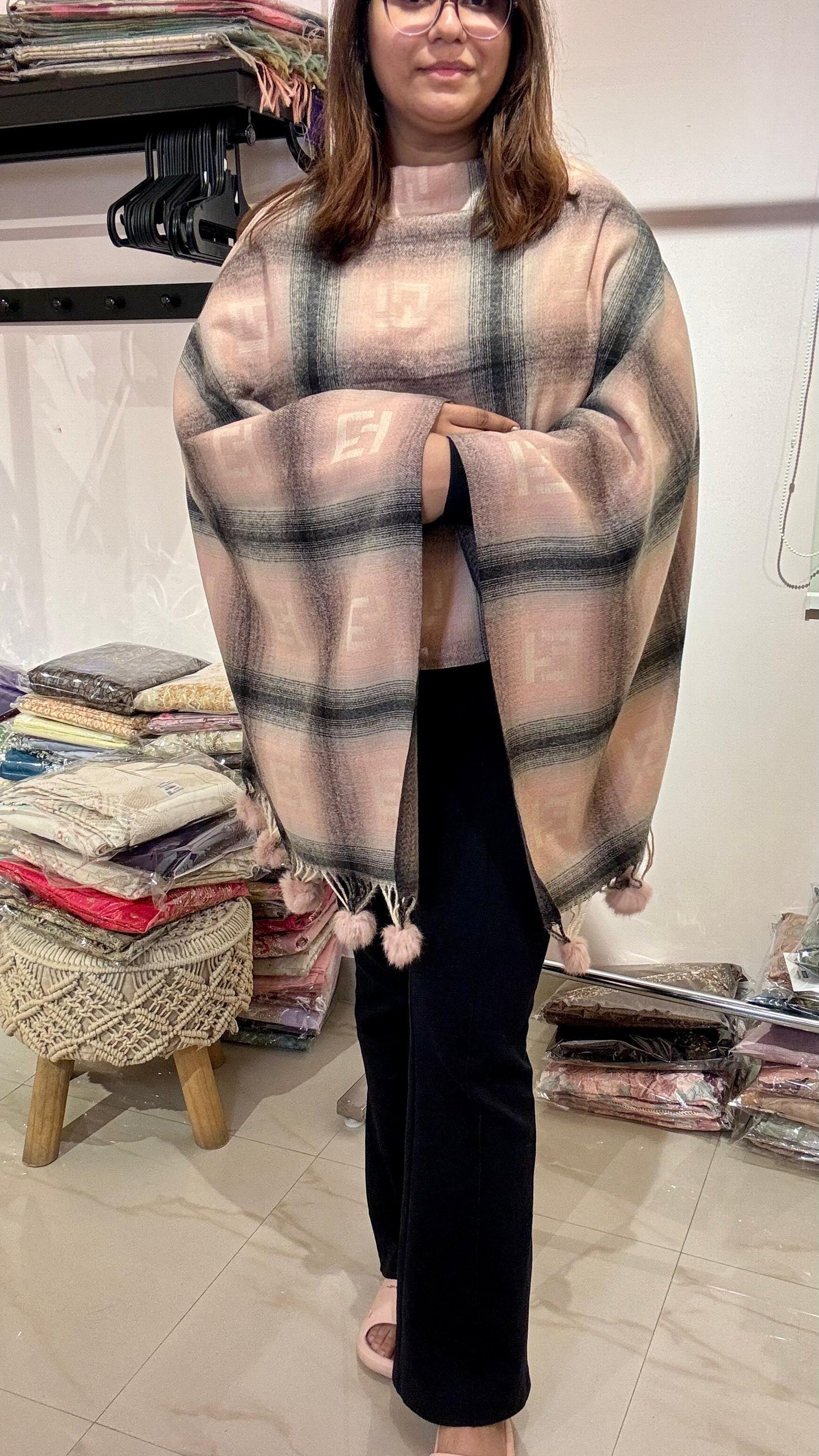 Women Soft Gradient Plaid Pattern Stole