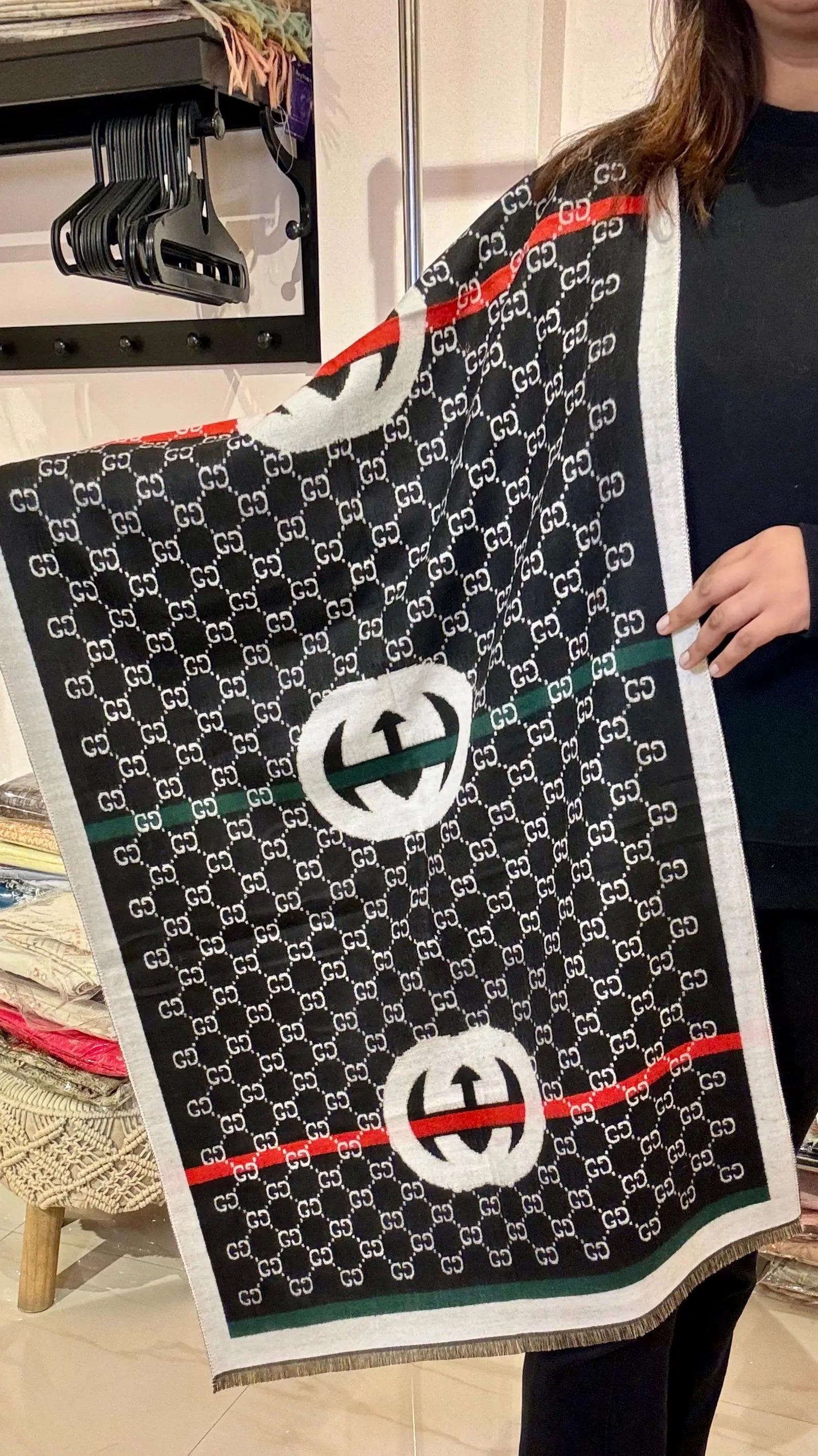 Women GG Monogram Pattern Stole Reyshaa