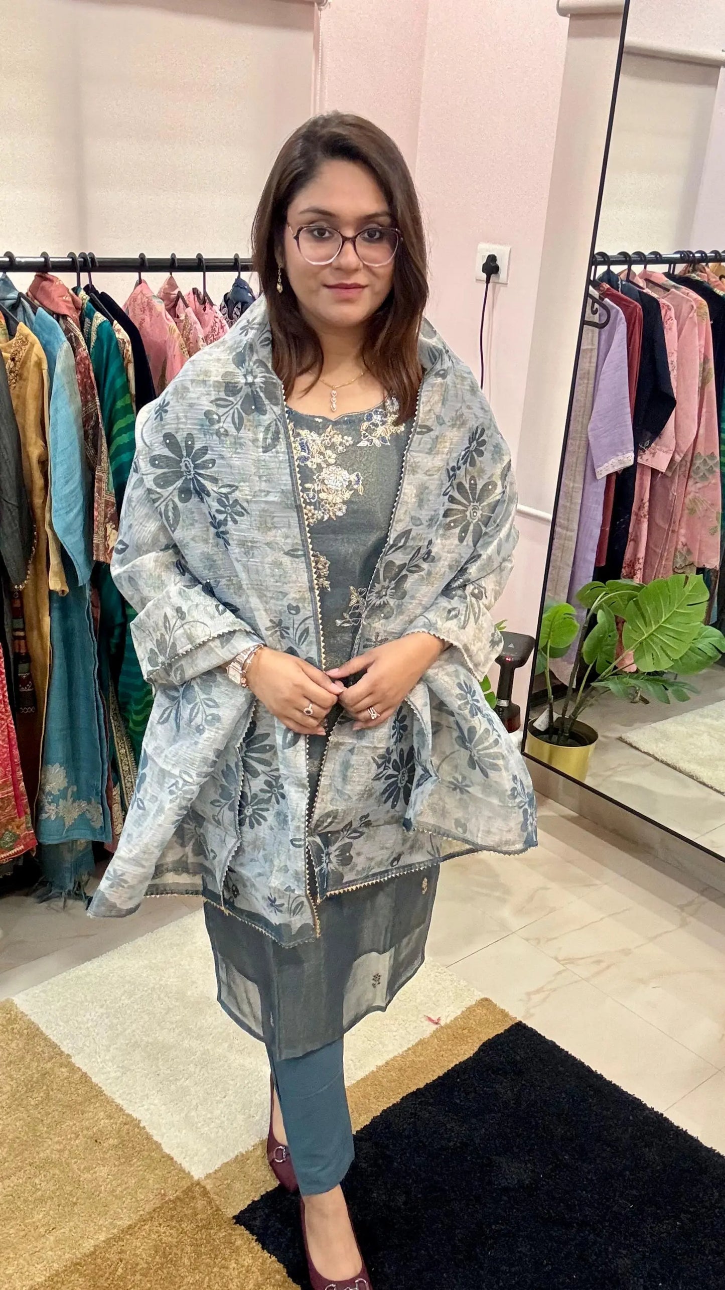 Women Kota Silk Readymade Suit Set Reyshaa