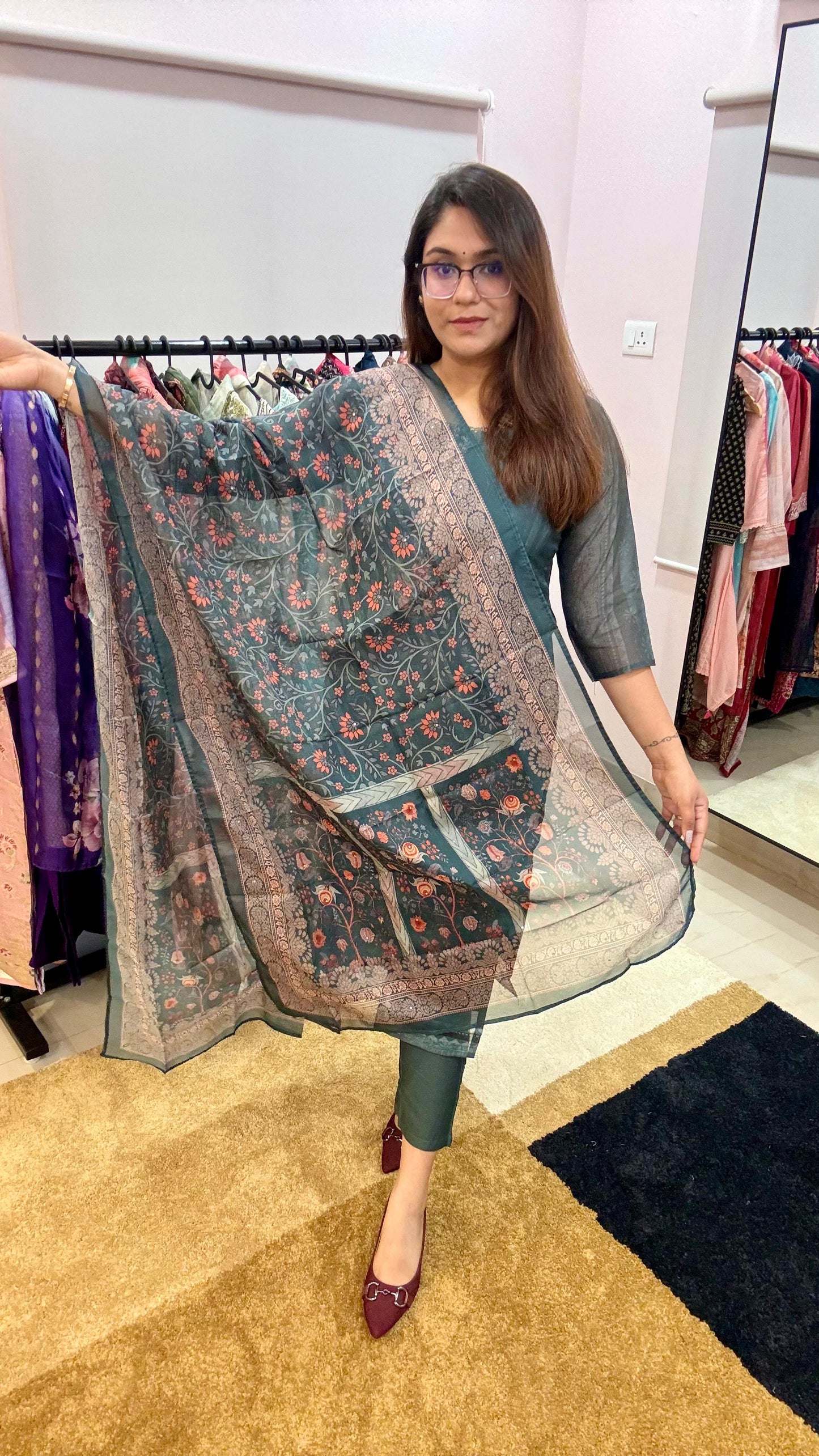 Women Maheshwari All Over Self Print Readymade Suit Set