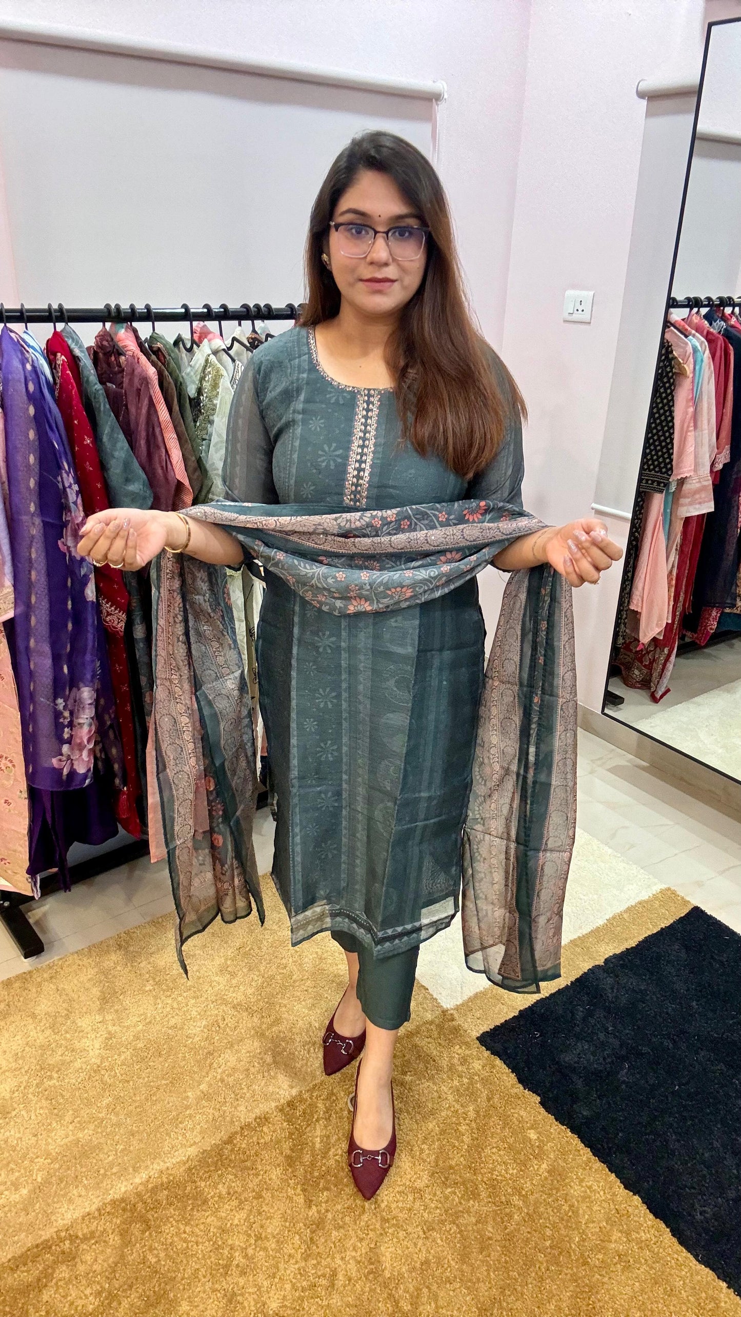 Women Maheshwari All Over Self Print Readymade Suit Set