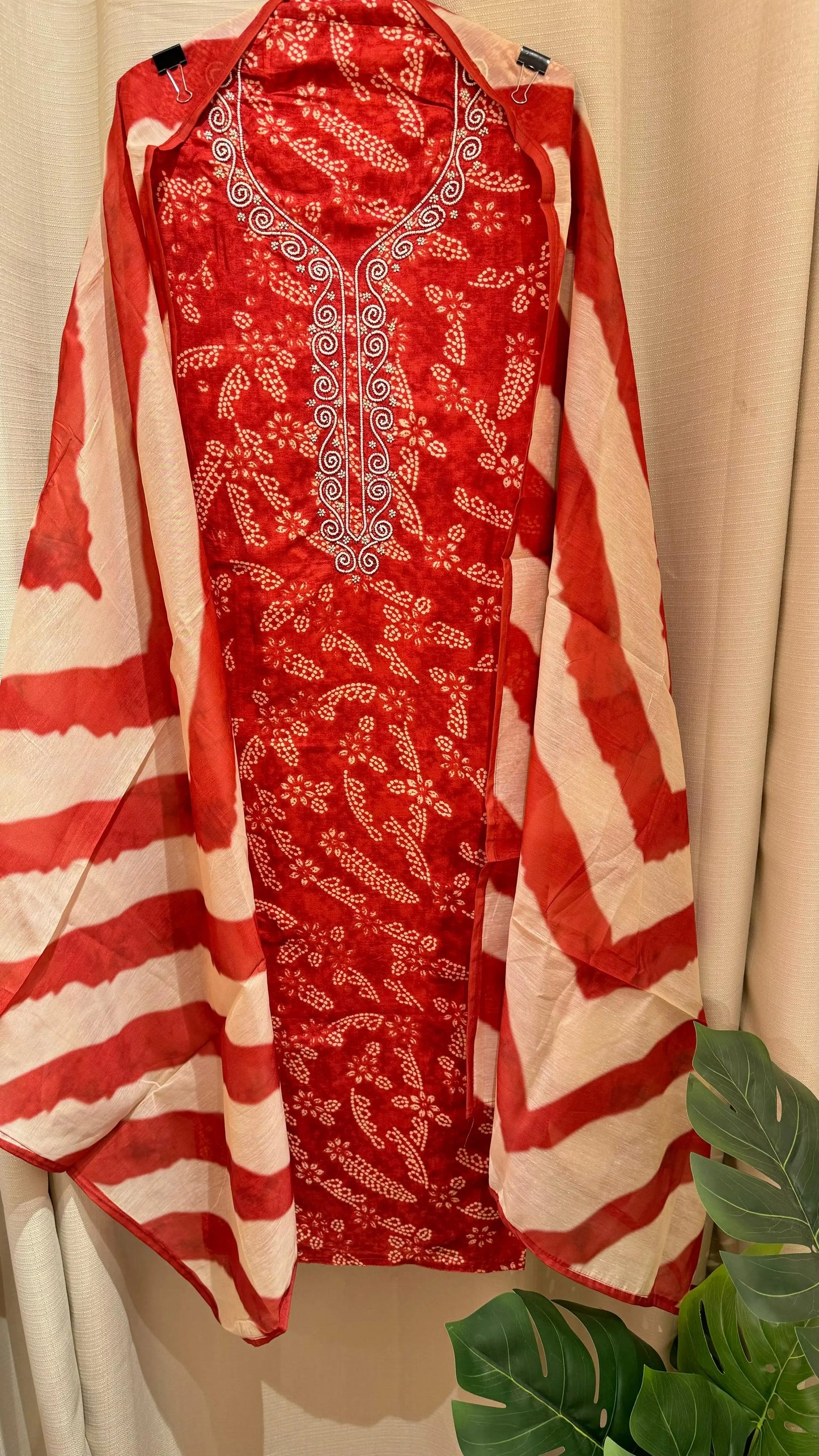 Women Bandhani Embellished Muslin Suit Dress Material