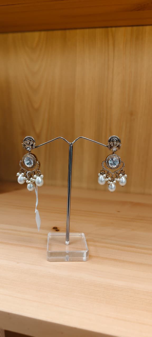 Kundan AD stones small chandbaali earrings with pearl detailing