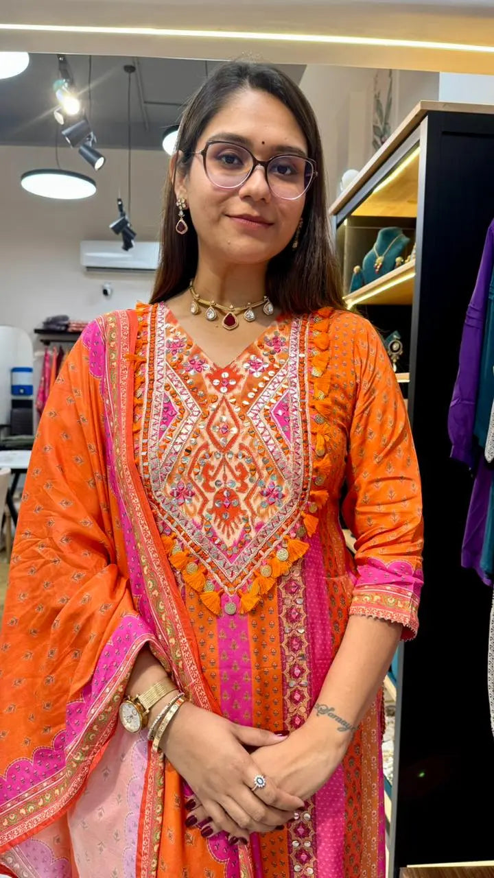 Elegant Natural Crepe Suit Set with Intricate Mirror Work Reyshaa
