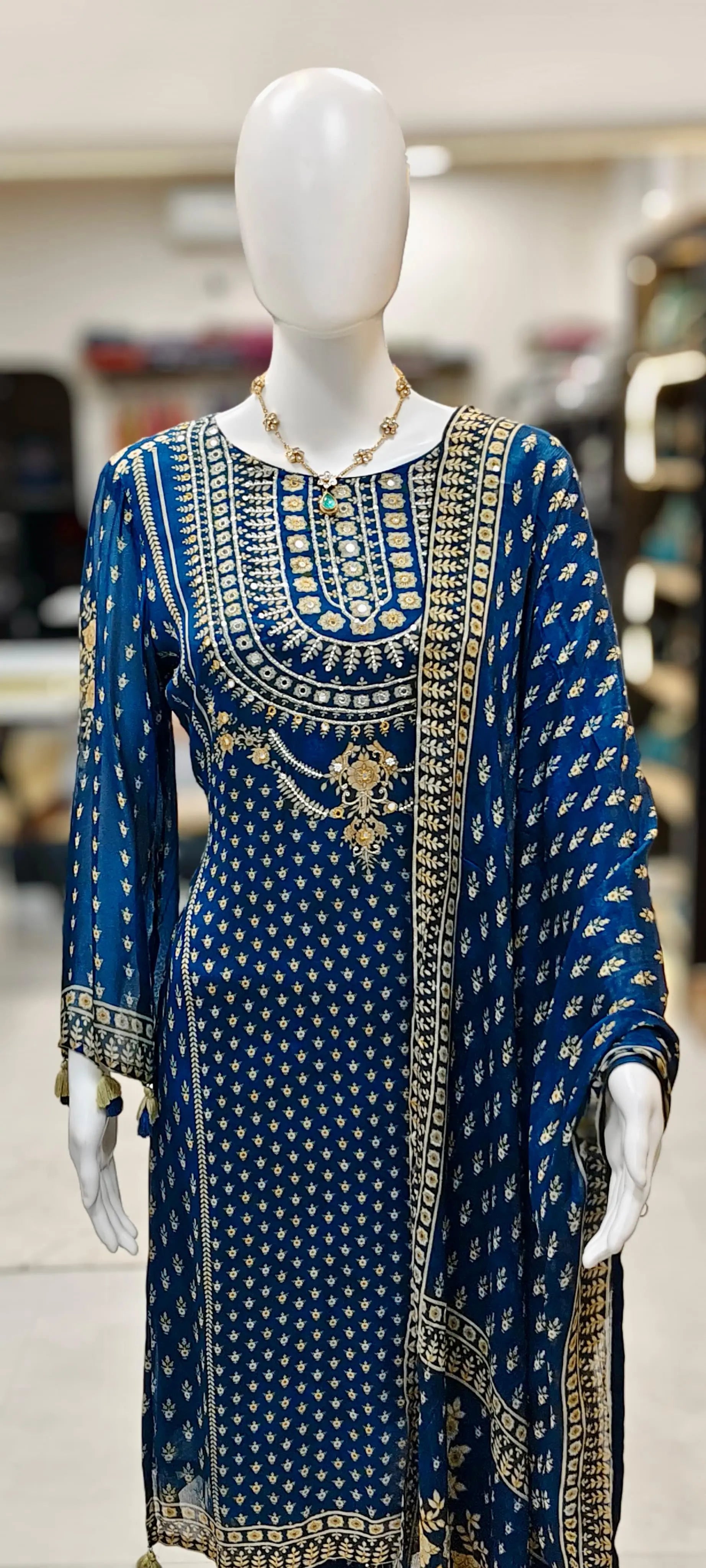 Pure Chinon Booti Print Suit with Cut Dana Embroidery – Readymade Set Reyshaa