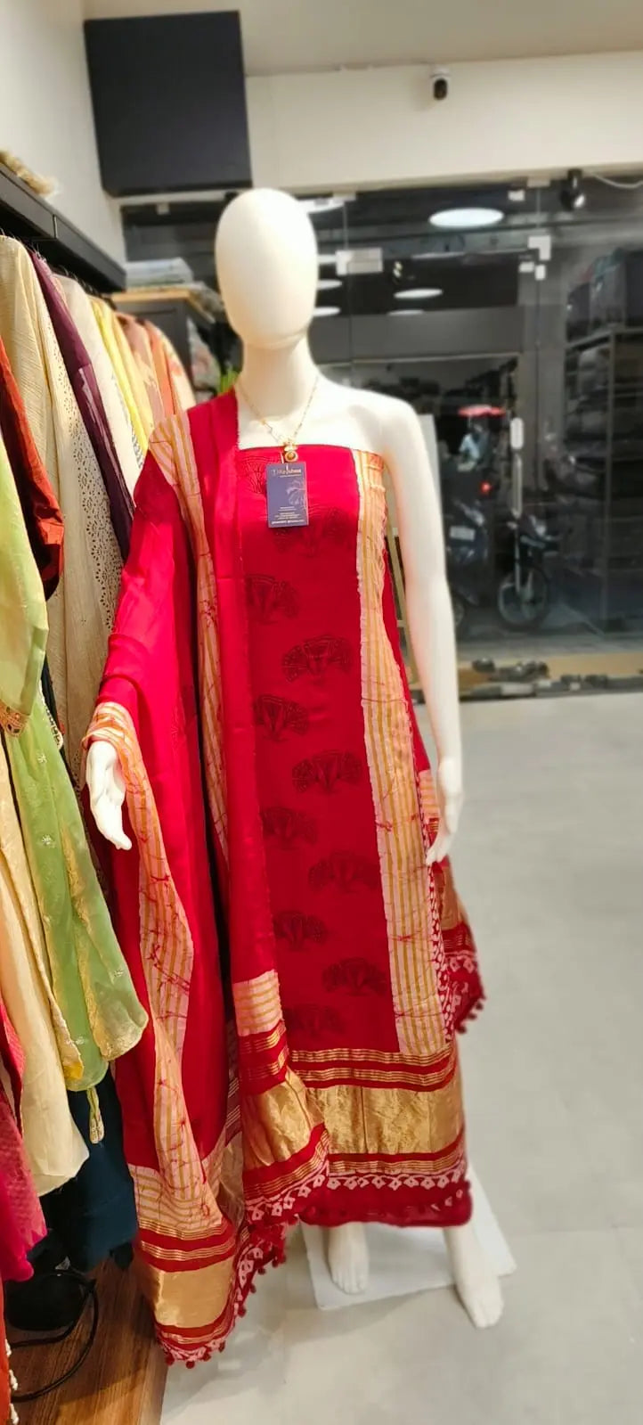 Gajji Silk Lagdi Border Batik Print Dress Material Reyshaa