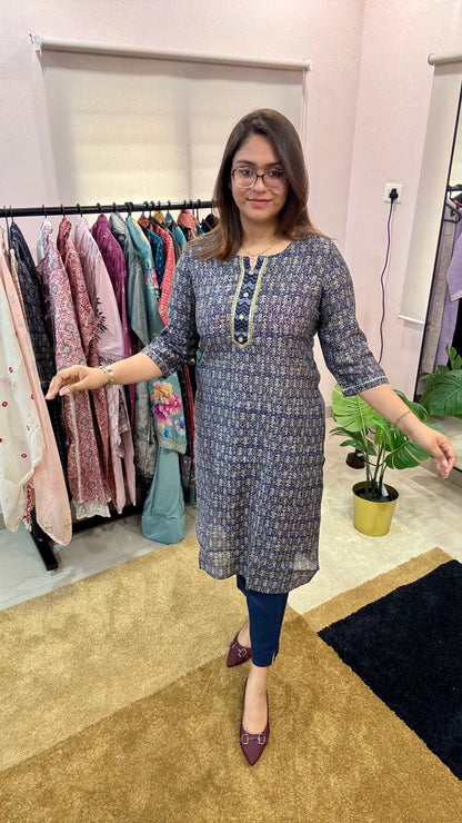 Women Pure Muslin Tribal Print Readymade Suit Set
