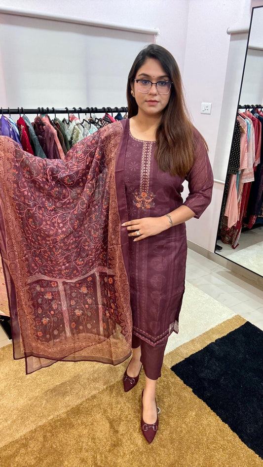 Women Maheshwari All Over Self Print Readymade Suit Set