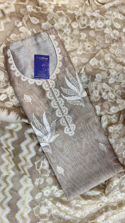 Maheshwari Silk Suit Set with Thread Embroidery & Jaal Dupatta Reyshaa