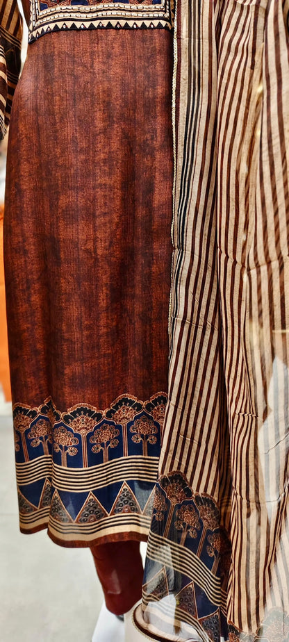 Elegant Ajrakh Print Readymade Suit Set with Dupatta Reyshaa