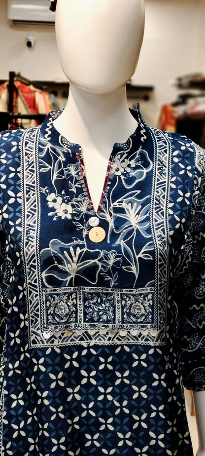 Khaadi Silk Geometric Kimono Co-ord Set with All-Over Embellished Top & Flared Pants Reyshaa