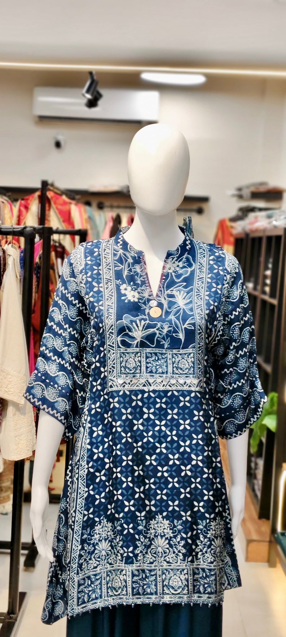 Khaadi Silk Geometric Kimono Co-ord Set with All-Over Embellished Top & Flared Pants Reyshaa