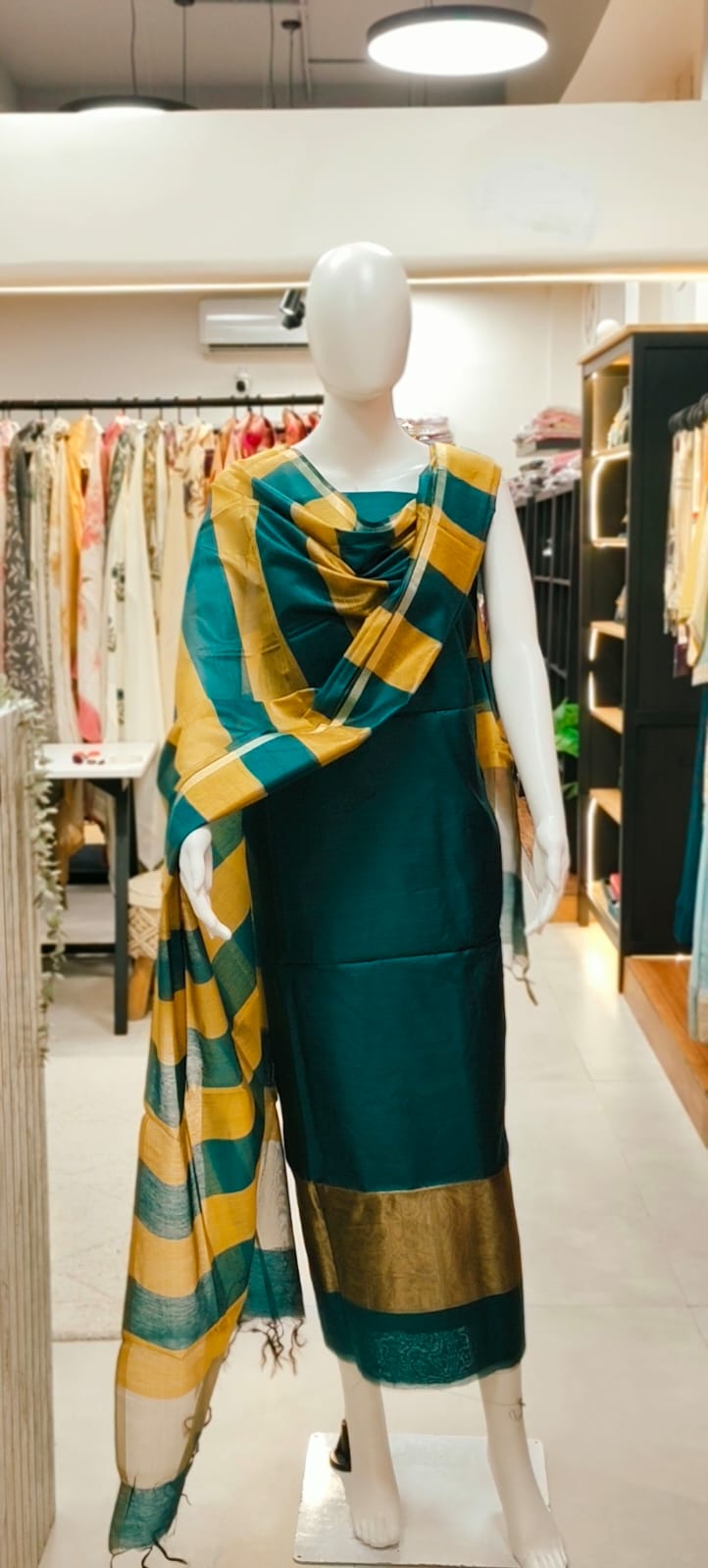 Handwoven Maheshwari Silk Dress Material with Zari Border & Checked Dupatta Reyshaa
