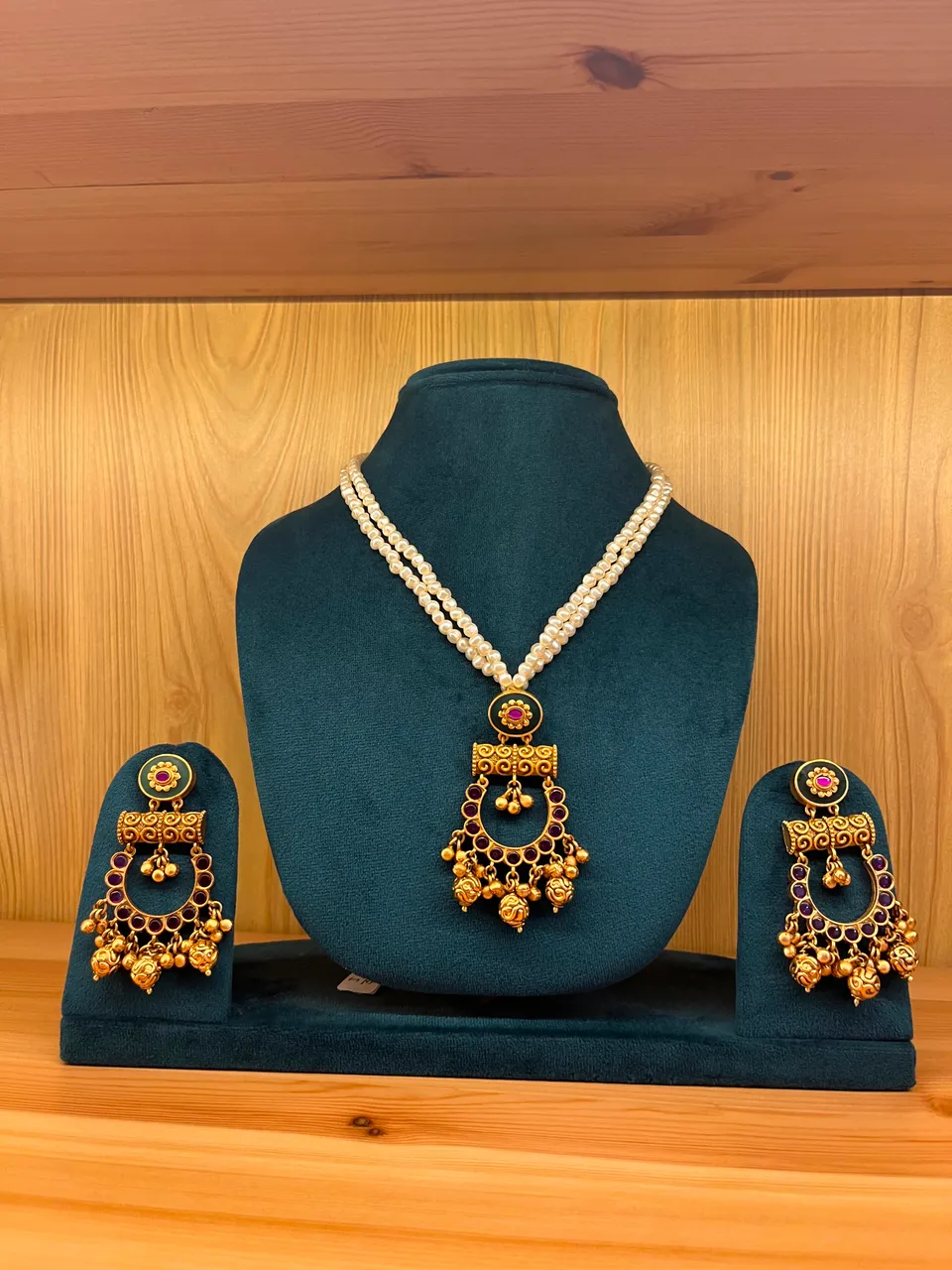 Pearl Gold Tone Ruby Stone Necklace Set