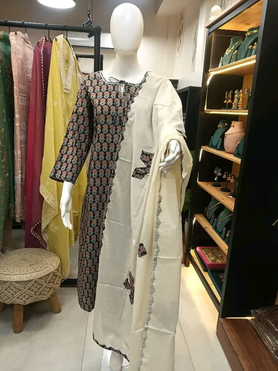 Black and Off-White Printed Straight Suit (R279)