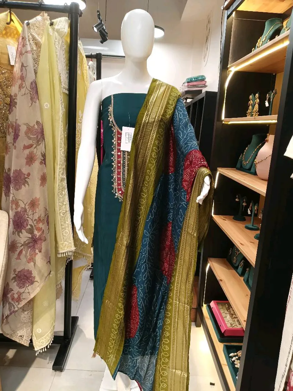 Best Ethnic Wear Under ₹1500: Daily Suits & Dress Materials