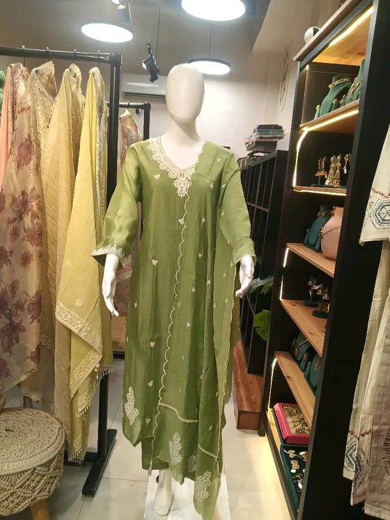 Green Embroidered Straight Suit (R298)